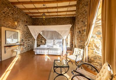 Large and luxurious en-suite bedrooms