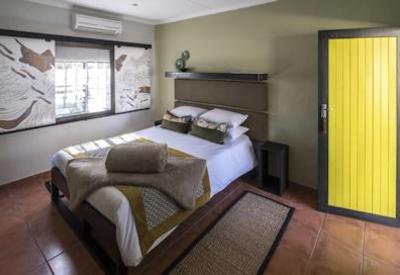 65 classic suites and rooms
