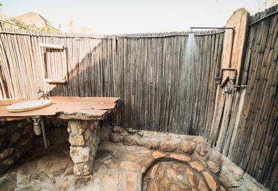 Outdoor en-suite bathrooms with shower