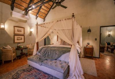 Luxury safari suite with en-suite bathroom