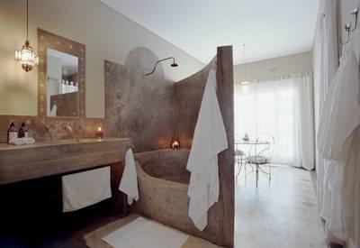 luxury en-suite bathrroms