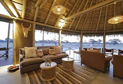 Main lounge area with Wi-Fi