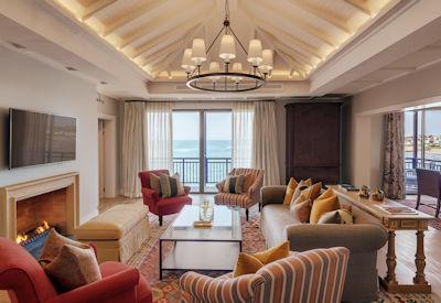 Lobby lounge with free wi fi