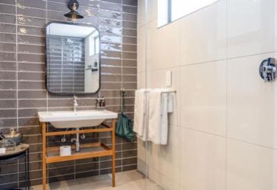Large en-suite bathrooms for all room types