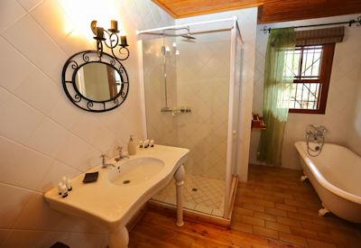 Large and luxurious en-suite bathrooms