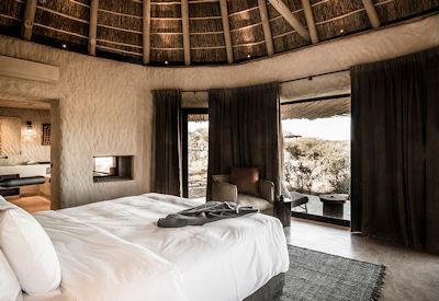 Large and luxurious en-suite safari suites