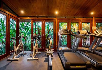 The fitness center equipment at Heaven