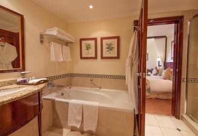 Luxurious en-suite bathrooms with room service