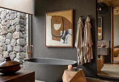 Beautiful and spacious en-suite bathrooms