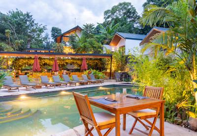 Outdoor dining options at the swimming pool