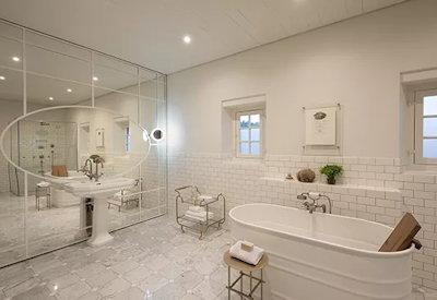 Large and luxurious en-suite bathrooms