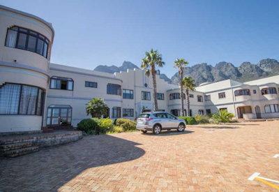 Close to Camps Bay promenade shopping centre
