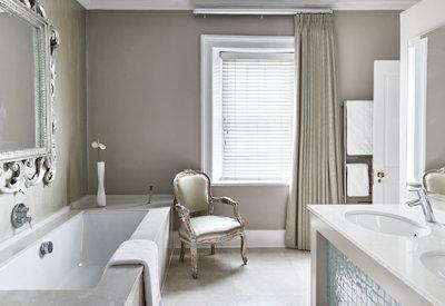En-suite bathrooms with baths