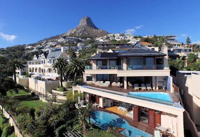 Sublime private infinity pool at Villa One