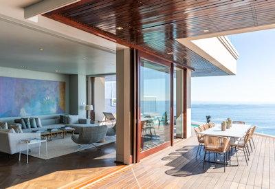 Indoor and outdoor dining room