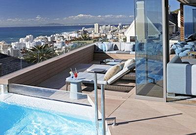 Private terrace and private infinity pool