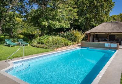 Swimming pool, great location to cool off