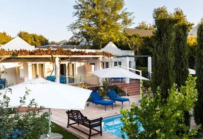 A country house with a garden setting at Majeka