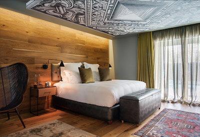 En-suite bedrooms with air conditioning, room service and laundry facilities