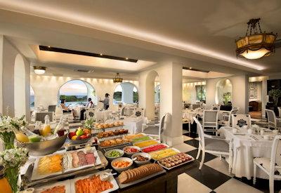 Indoor restaurant for breakfast and dinner