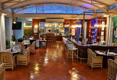 Beautiful hotel hidden and within walking distance of the Waterfront
