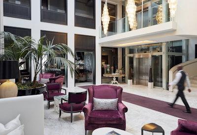 Hotel within easy walking distance of attractions