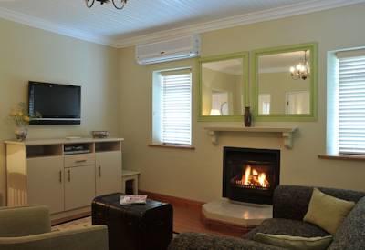 Private lounge with TV and WiFi