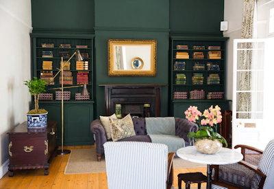 Breakfast room and lounge