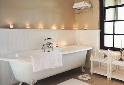 En-suite bathrooms with underfloor heating