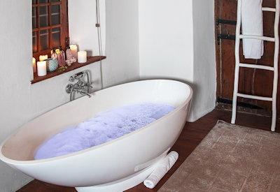 En-suite bathrooms with free standing bath tubs