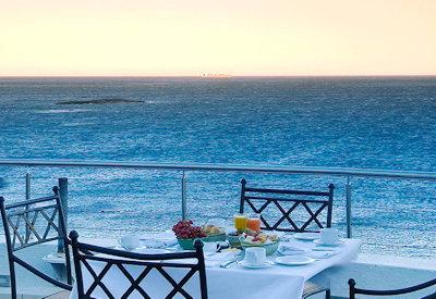 Leopard bar with stunning views