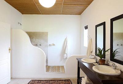 Large and beautiful en-suite bathrooms