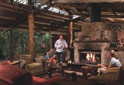 Central guest area with firplace