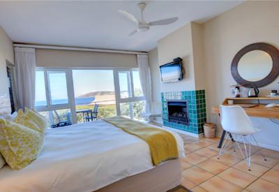 Rooms with fireplace at guest house