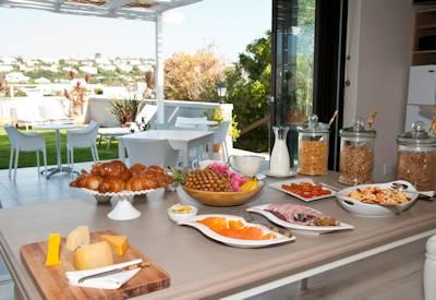 Breakfast at the beach guesthouse