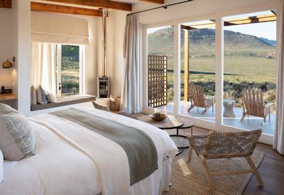 Wilderness lodge with luxury suite options