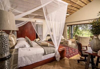 Luxurious and thatched safari lodge