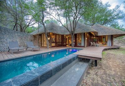 Pool deck dulini private
