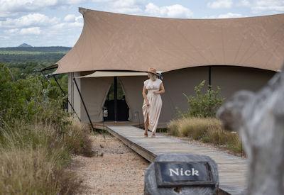 Each en-suite tented suite offers air conditioning