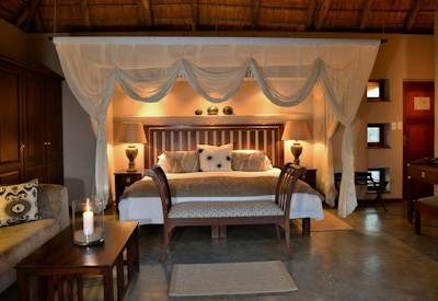 Large king-sized en-suite bedrooms