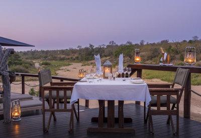 A safari lodge with riverbed traversing rights