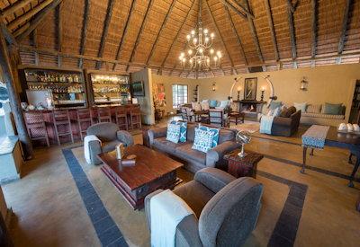 Central guest area with wine cellar