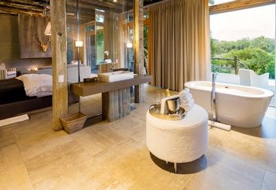 Beautiful and luxurious en-suite bathroom