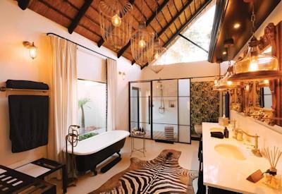 Large and luxurious en-suite bathrooms