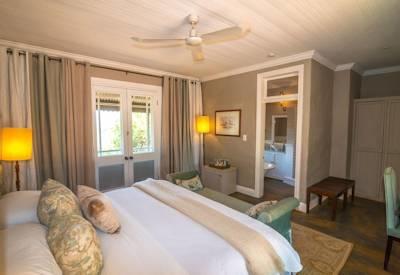 Classic safari suites