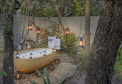 Private and romantic bath experience