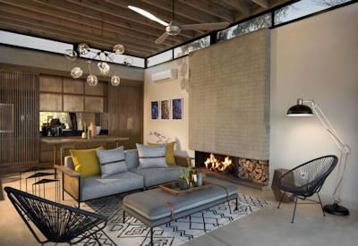 Lounge area and sitting room at Ivory
