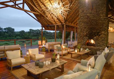 Main guest area with lounge