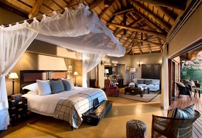 Luxury thatched suites at Tinga Lodge