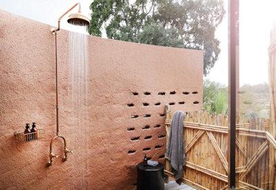 Outdoor shower at Main Camp